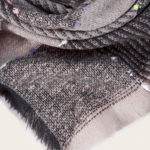 Plaid fringe Scarf/Shoulder Wrap - Picture 6 of 6